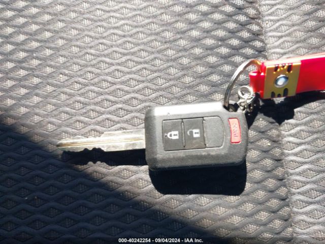 JA4AD2A33HZ035775 Mitsubishi Outlander Es