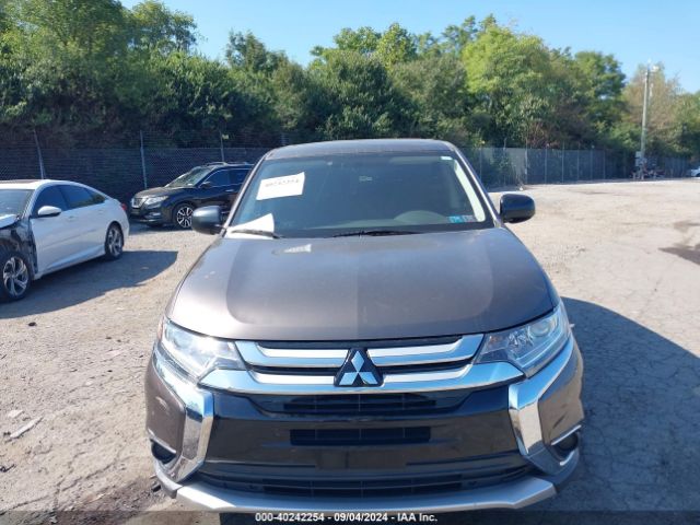 JA4AD2A33HZ035775 Mitsubishi Outlander Es