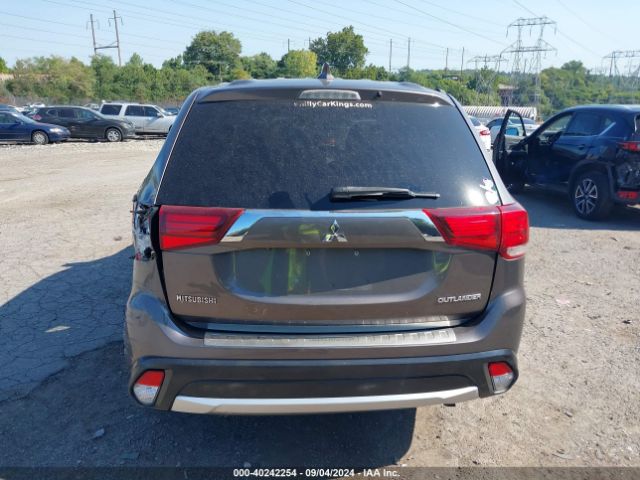 JA4AD2A33HZ035775 Mitsubishi Outlander Es