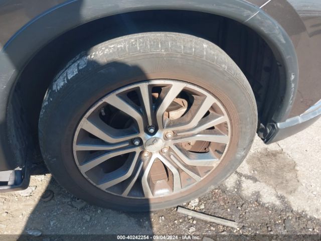 JA4AD2A33HZ035775 Mitsubishi Outlander Es