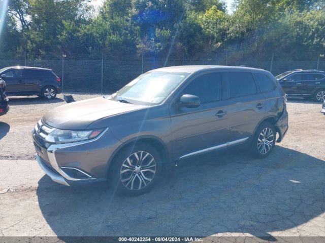 JA4AD2A33HZ035775 Mitsubishi Outlander Es