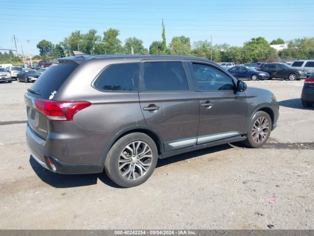 JA4AD2A33HZ035775 Mitsubishi Outlander Es
