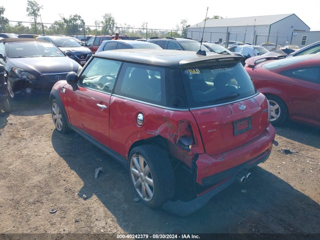 2007 MINI COOPER S WMWMF73517TT80228 Photo 2