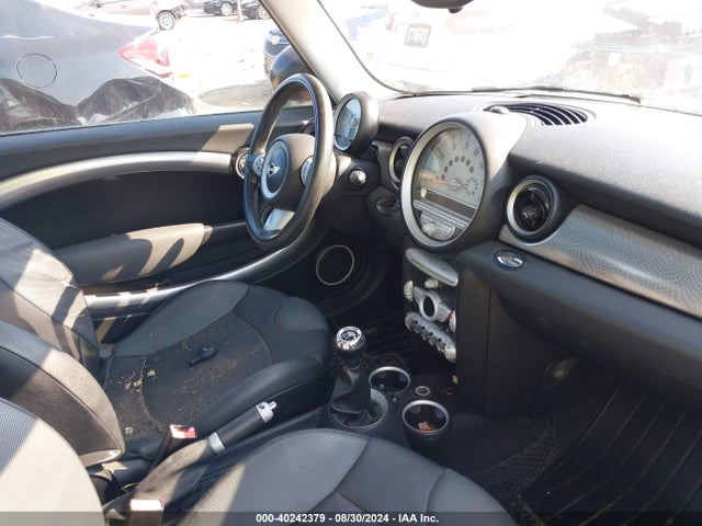2007 MINI COOPER S WMWMF73517TT80228 Photo 4