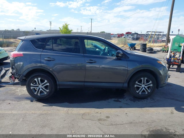 Toyota RAV4 LE 2018 2T3BFREV9JW739817 Image 13