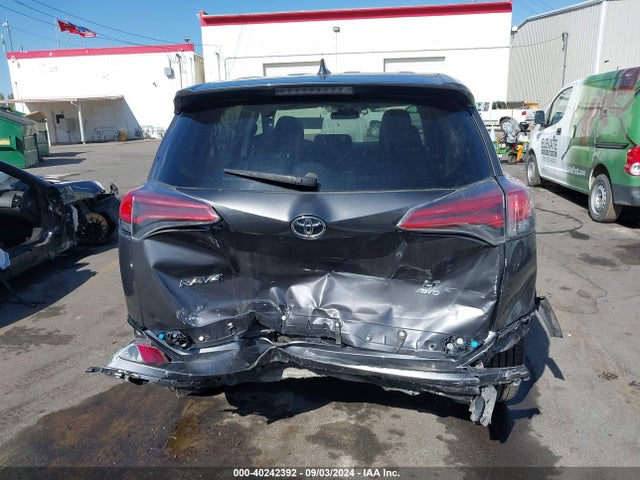 Toyota RAV4 LE 2018 2T3BFREV9JW739817 Image 16