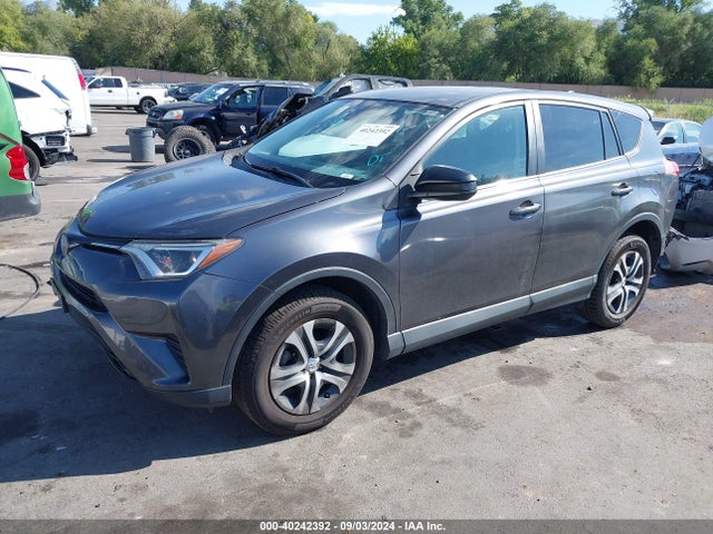 Toyota RAV4 LE 2018 2T3BFREV9JW739817 Image 2