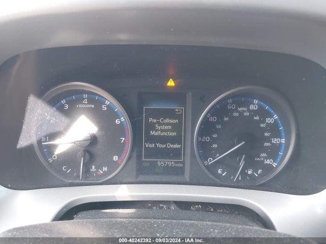 Toyota RAV4 LE 2018 2T3BFREV9JW739817 Image 7