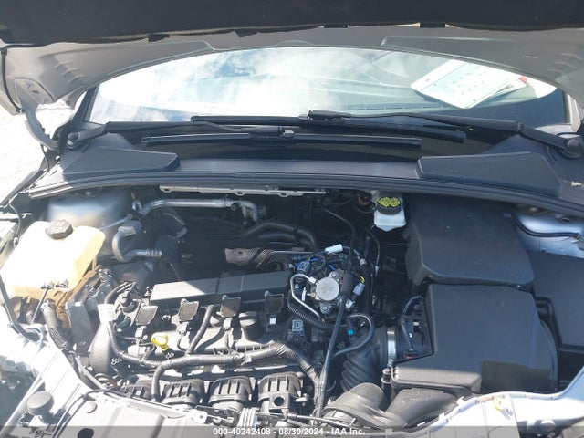 Ford FOCUS SE 2018 1FADP3K22JL212479 Image 10