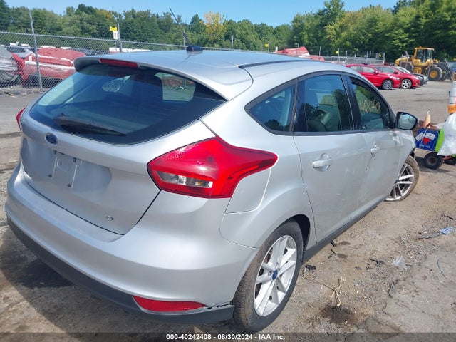Ford FOCUS SE 2018 1FADP3K22JL212479 Image 4