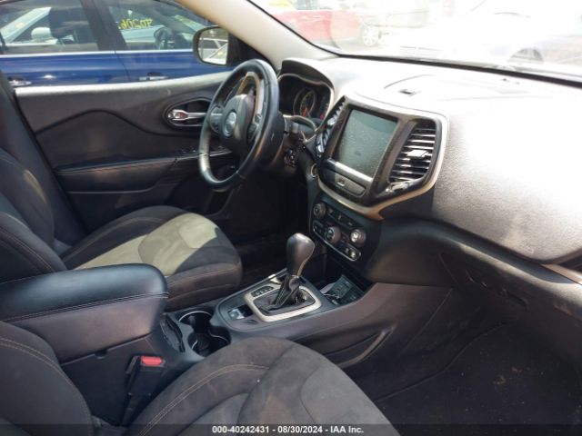 1C4PJLCB8GW176621 Jeep Cherokee Altitude