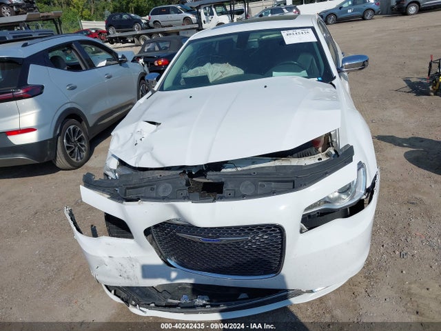 2C3CCAKGXKH613718 Chrysler 300 Limited Awd