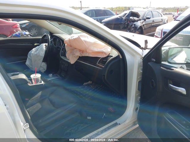 2C3CCAKGXKH613718 Chrysler 300 Limited Awd