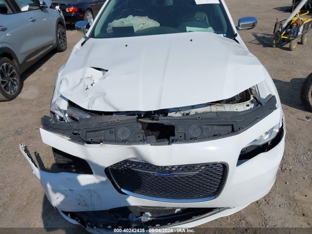 2C3CCAKGXKH613718 Chrysler 300 Limited Awd
