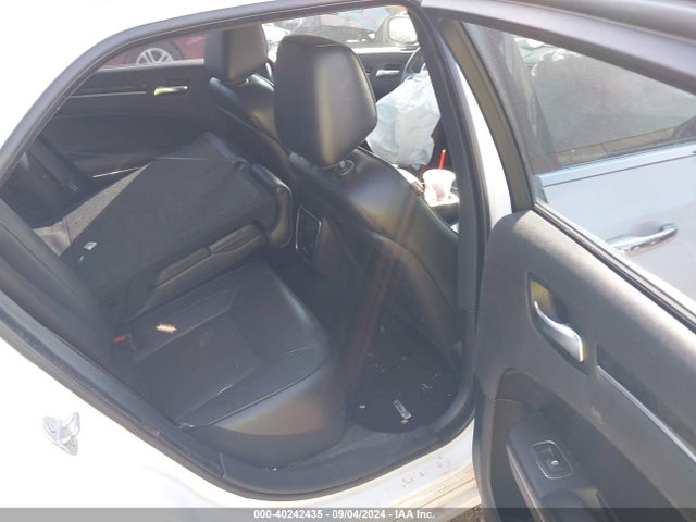 2C3CCAKGXKH613718 Chrysler 300 Limited Awd