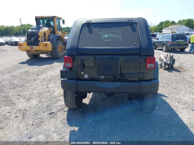 1C4BJWDG5FL766166 Jeep Wrangler Unlimited Sport