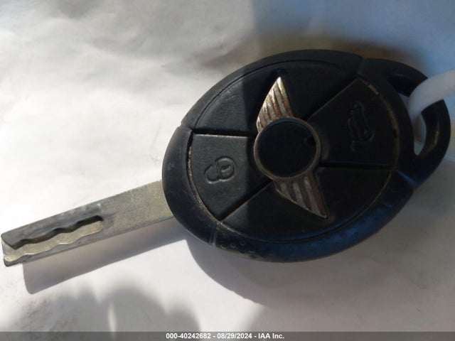 2007 MINI COOPER S WMWRH33507TL94906 Photo 10