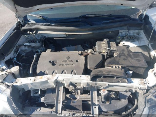 JA4AZ2A38HZ027009 Mitsubishi Outlander Es