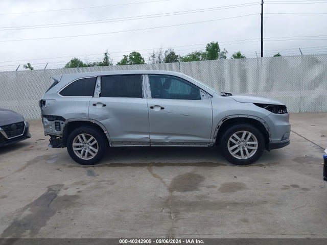 5TDZARFH6FS016358 Toyota Highlander Le