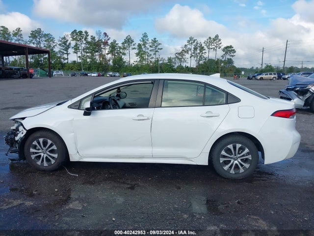 Toyota Corolla Hybrid Le 2022 JTDEAMDE9N3001041 Image 14