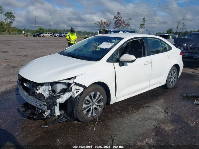 Toyota Corolla Hybrid Le 2022 JTDEAMDE9N3001041 Image 2