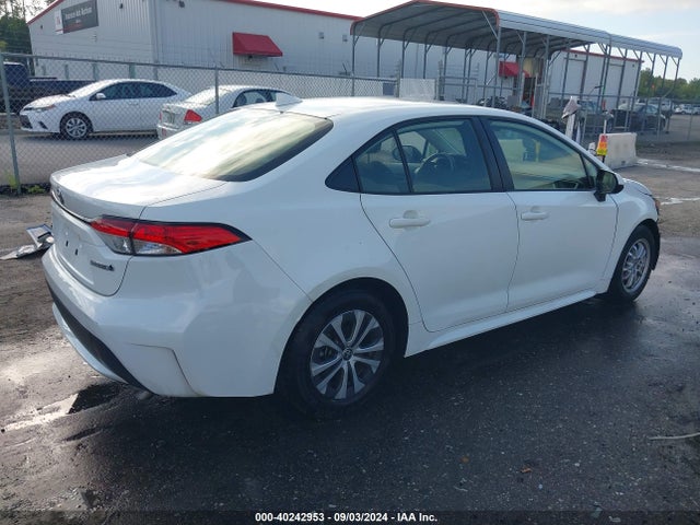 Toyota Corolla Hybrid Le 2022 JTDEAMDE9N3001041 Image 4