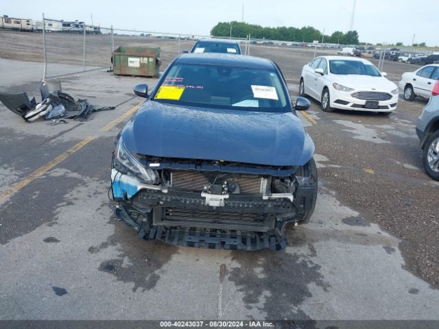 1N4BL4DW3NN372647 Nissan Altima Sv Intelligent Awd