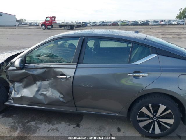 1N4BL4DW3NN372647 Nissan Altima Sv Intelligent Awd