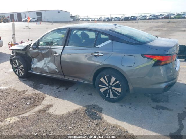 1N4BL4DW3NN372647 Nissan Altima Sv Intelligent Awd