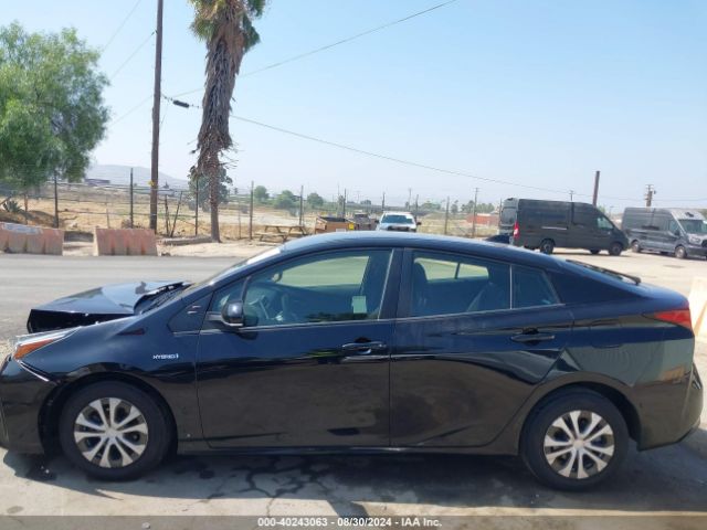 JTDKAMFUXM3138303 Toyota Prius Le