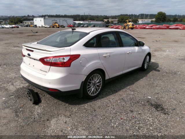 1FADP3J28EL215488 Ford Focus Titanium