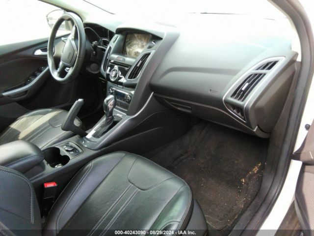 1FADP3J28EL215488 Ford Focus Titanium