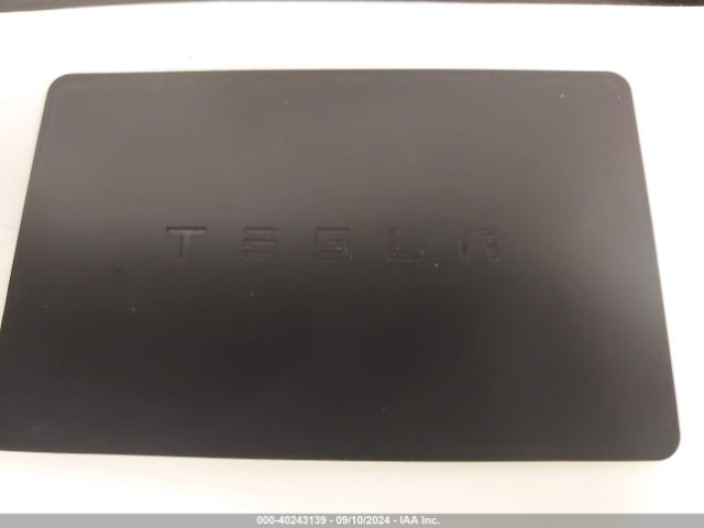 5YJ3E1EA6LF633601 Tesla MODEL 3