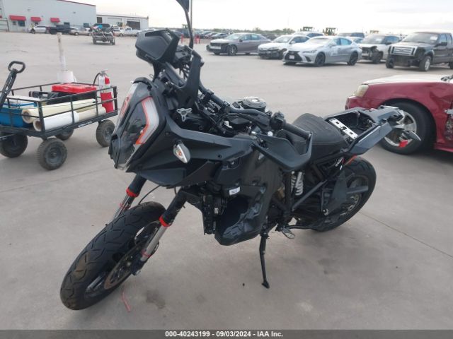 2022 KTM 1290 VBKV79405NM951020 Photo 1