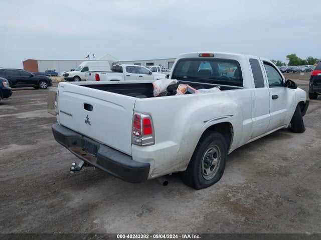 2008 MITSUBISHI RAIDER 1Z7HC22K08S572517 Photo 3