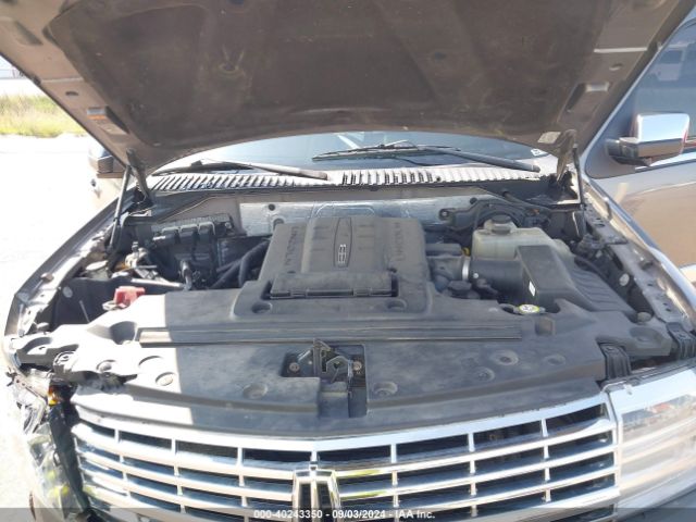 5LMJJ2J58EEL03957 Lincoln Navigator