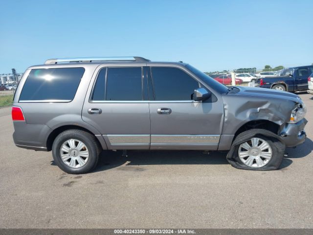 5LMJJ2J58EEL03957 Lincoln Navigator