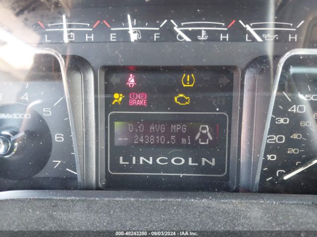 5LMJJ2J58EEL03957 Lincoln Navigator