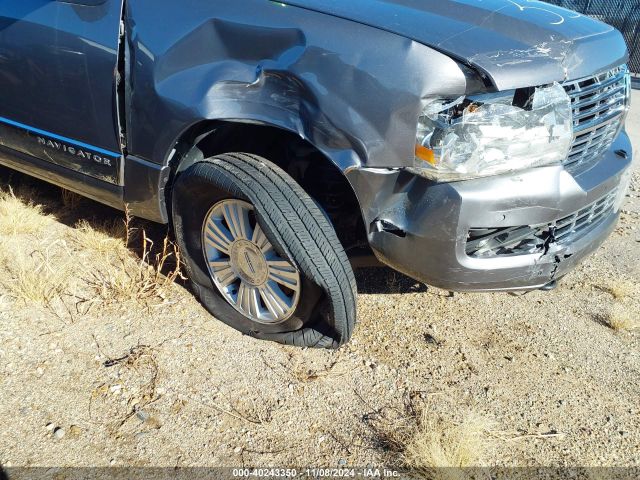 5LMJJ2J58EEL03957 Lincoln Navigator
