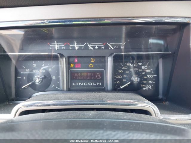 5LMJJ2J58EEL03957 Lincoln Navigator