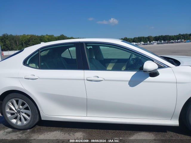 Toyota CAMRY LE 2022 4T1C11AK8NU708220 Image 13