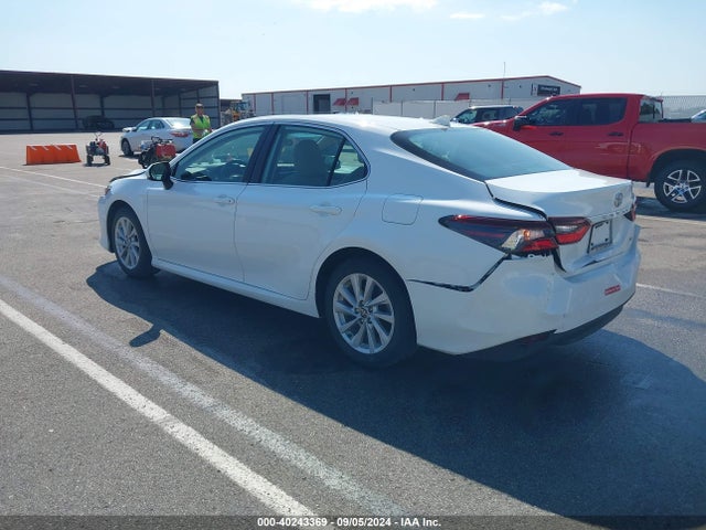 Toyota CAMRY LE 2022 4T1C11AK8NU708220 Image 3