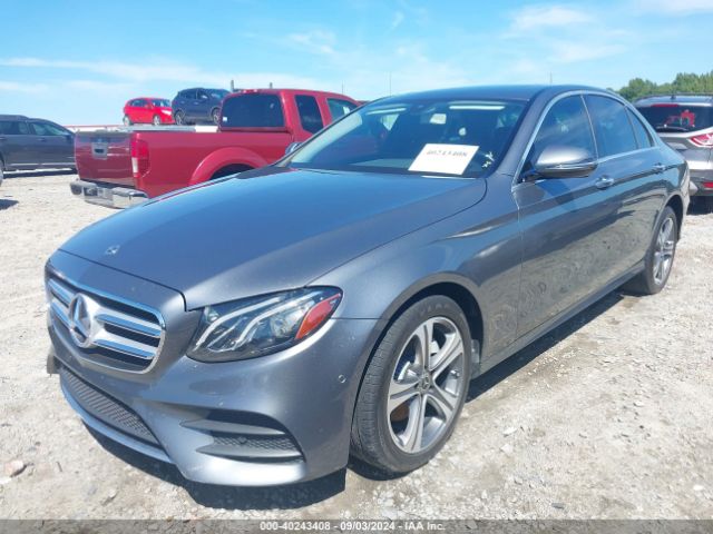 WDDZF4KB1JA315029 Mercedes-Benz E 300 4matic