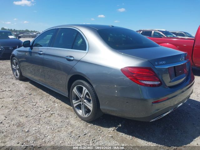 WDDZF4KB1JA315029 Mercedes-Benz E 300 4matic