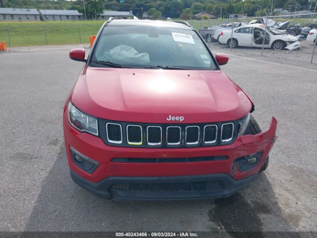 3C4NJCBBXJT169708 Jeep Compass Latitude Fwd