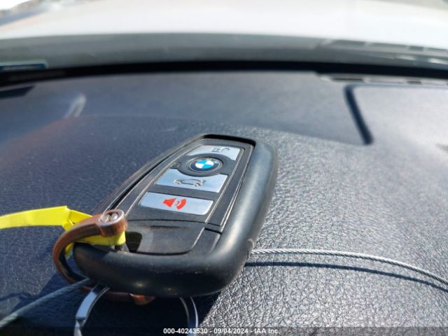 WBA8E1G51HNU14010 BMW 320i