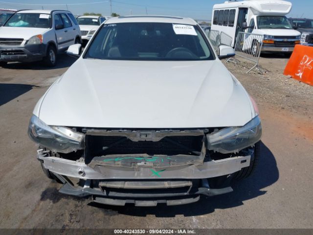 WBA8E1G51HNU14010 BMW 320i