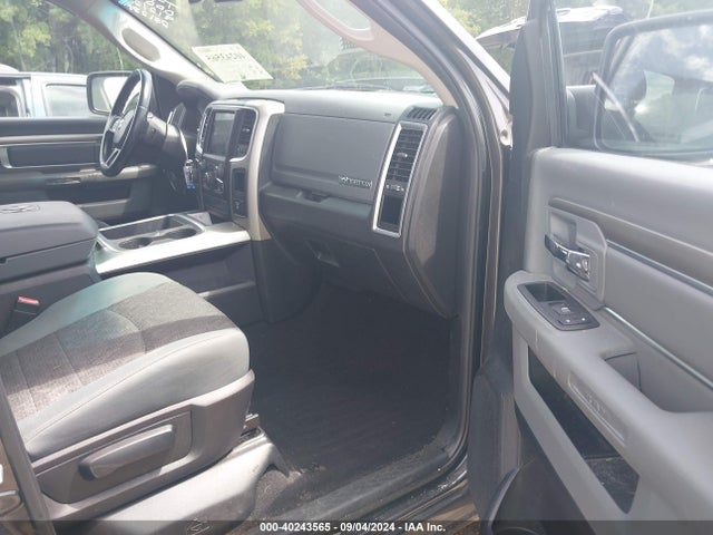 3C6RR7LG5JG251289 RAM 1500 Big Horn  4x4 5'7 Box