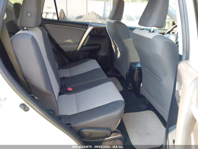 Toyota RAV4 LE 2014 JTMBFREV8ED084486 Image 8