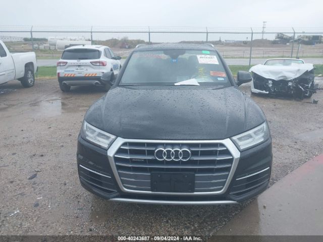 WA1BNAFY0J2218095 Audi Q5 2.0t Premium/2.0t Tech Premium